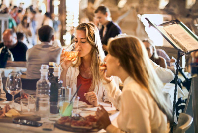 Hotel lungo l'autostrada con ristorante